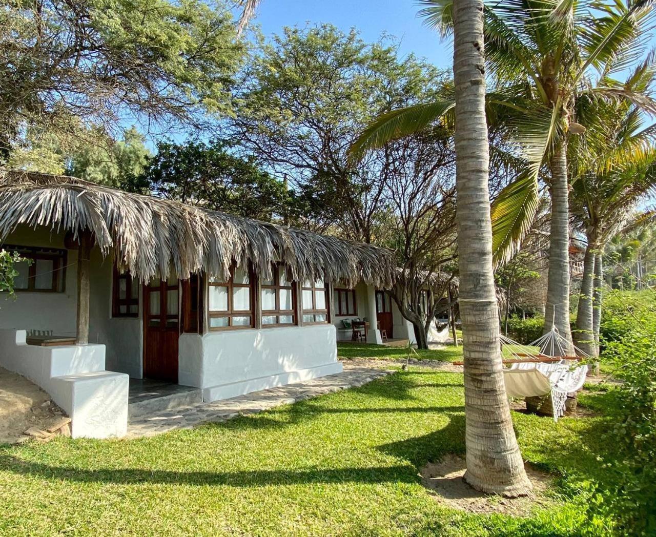 Bungalows Las Balsas Mancora Bagian luar foto